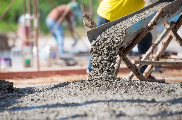Backyard Concrete Pouring in Benton