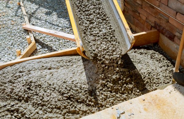 Cement Walkway Pouring in Benton