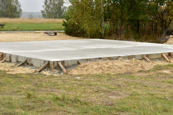 Garage Foundation Building in Benton
